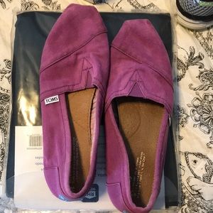 Toms slip on shoes